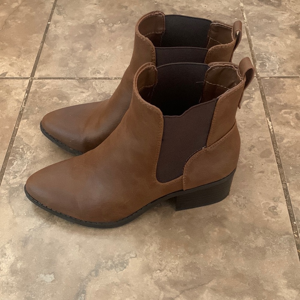 Size 5 Call it Spring Boots
